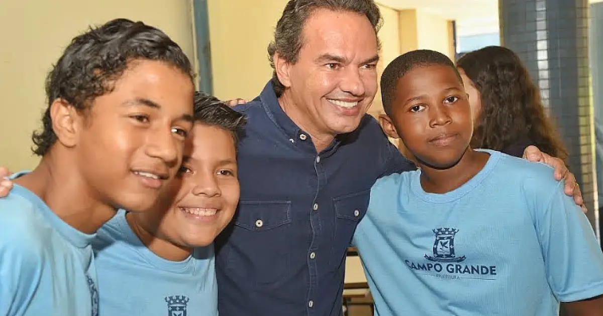 Marquinhos promete implantar programa de valorização dos profissionais da educação pública em MS