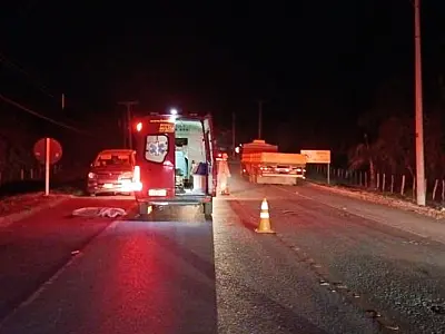 Homem não identificado morre atropelado por moto na BR 262