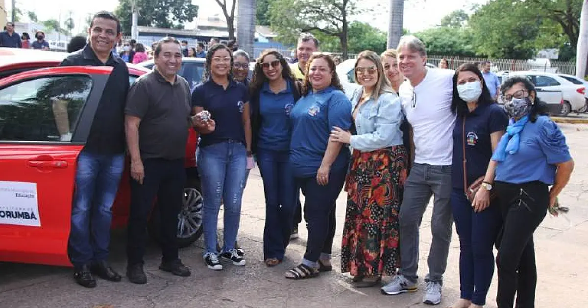 Frota da Secretaria Municipal de Educação é reforçada com mais dois carros 0km