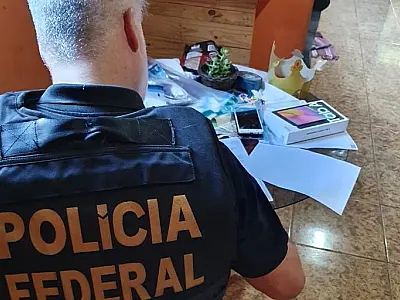 Homem é conduzido a PF por comercialização de notas falsas