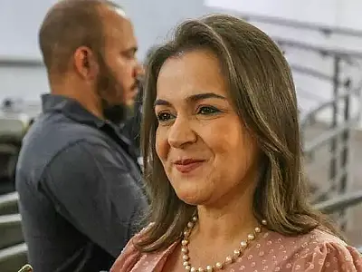Prefeita da Capital inclui vice e suplentes a vereador no primeiro escalão