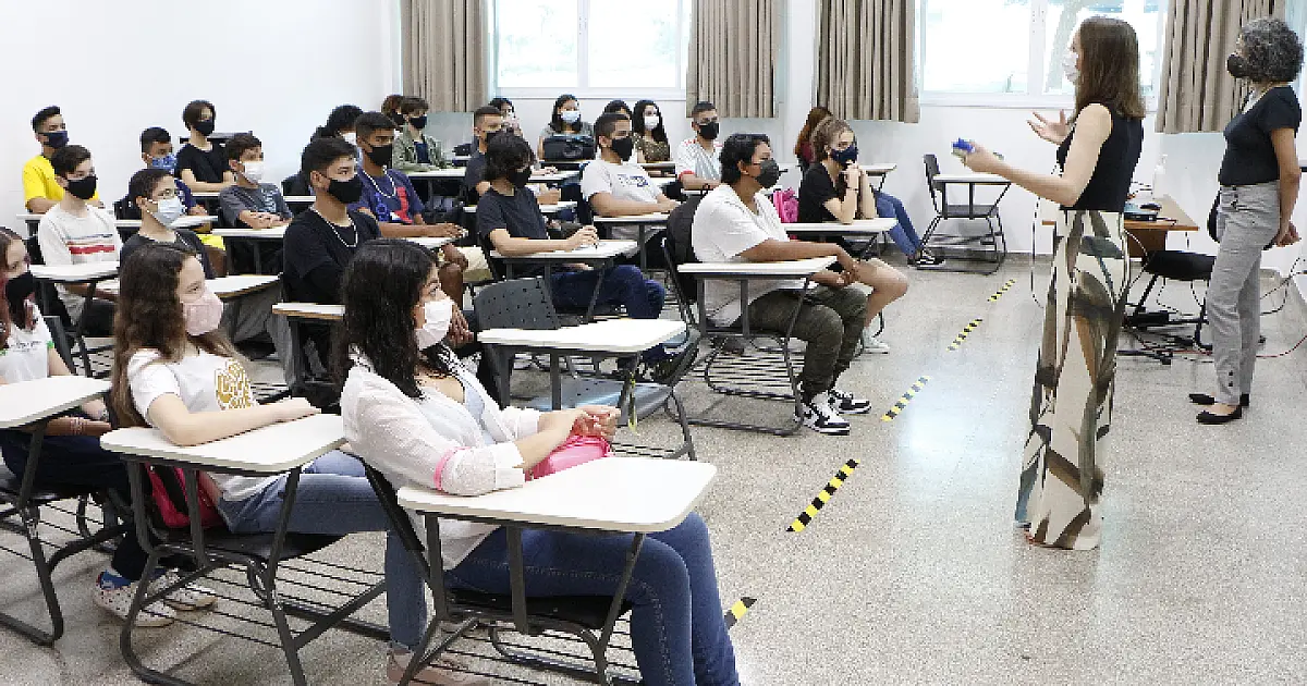 Estudantes do IFMS comemoram retorno total ao ensino presencial
