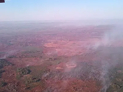 Bombeiros monitoram incêndios em duas regiões do Pantanal