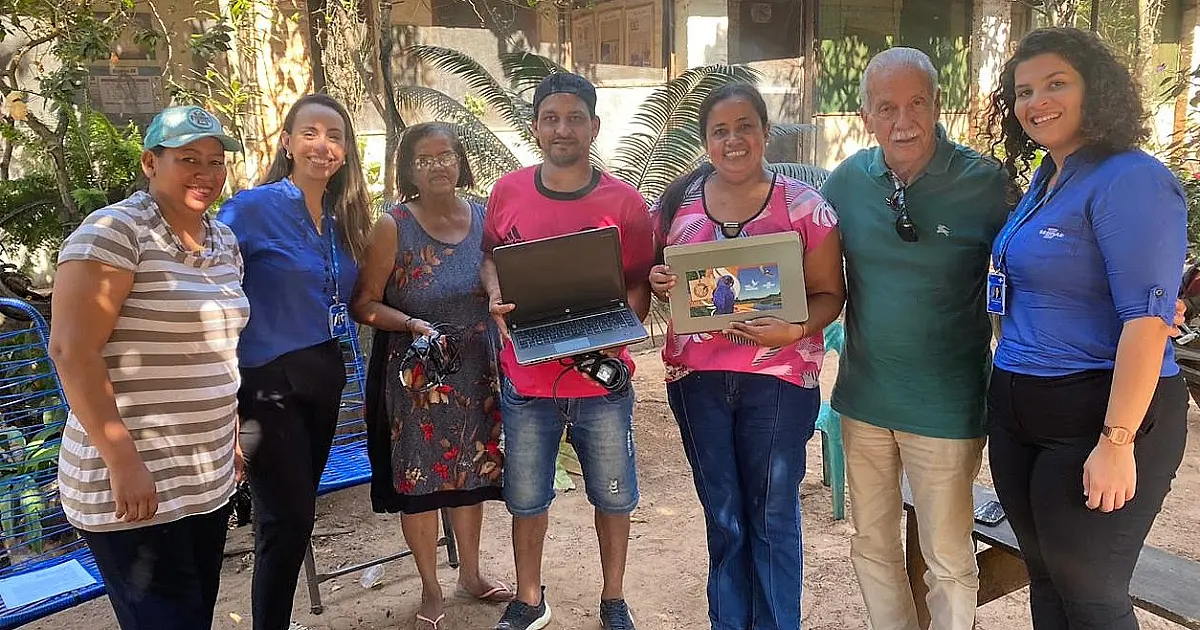 Empreendedores da comunidade do Salobra recebem notebooks para apoiar negócios
