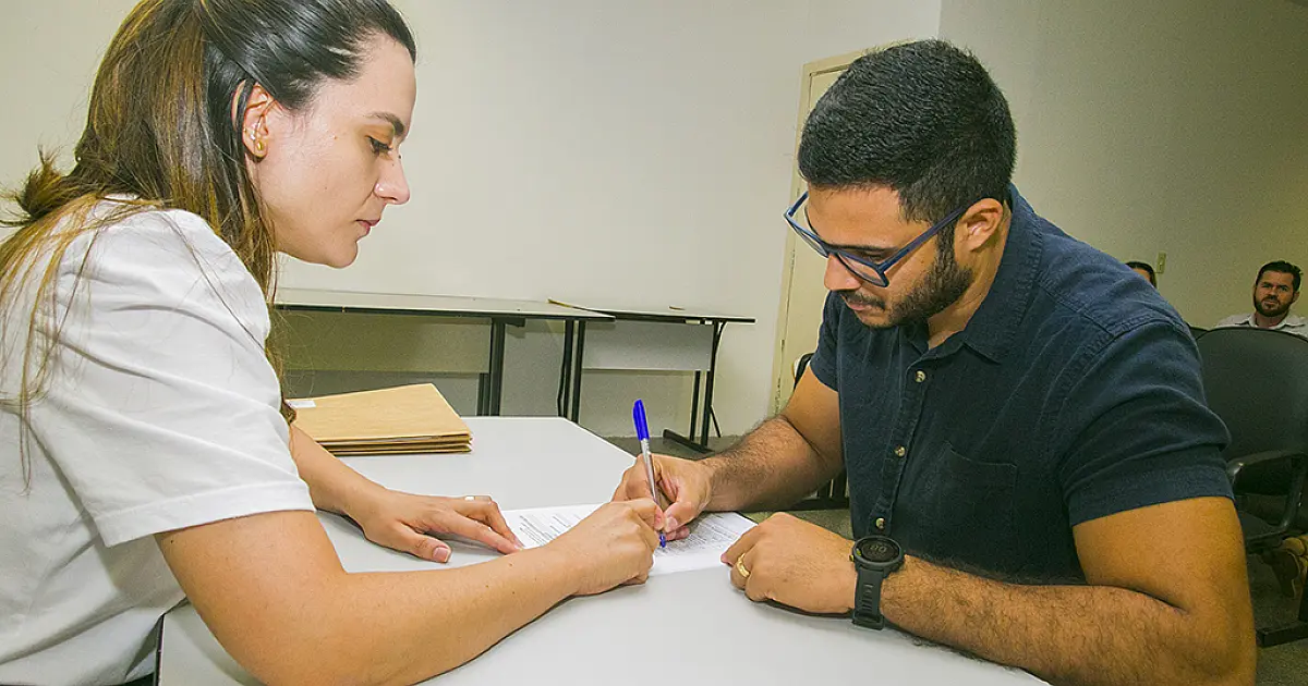 Aprovados em concurso público são empossados na Rede Municipal de Educação de Corumbá