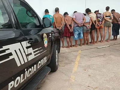 Grupo é preso por tráfico de drogas no bairro Borrowisk
