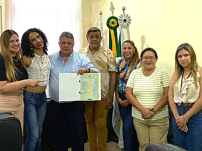 Entrega da primeira certidão de Pessoa Trans marca avanço da inclusão em Ladário
