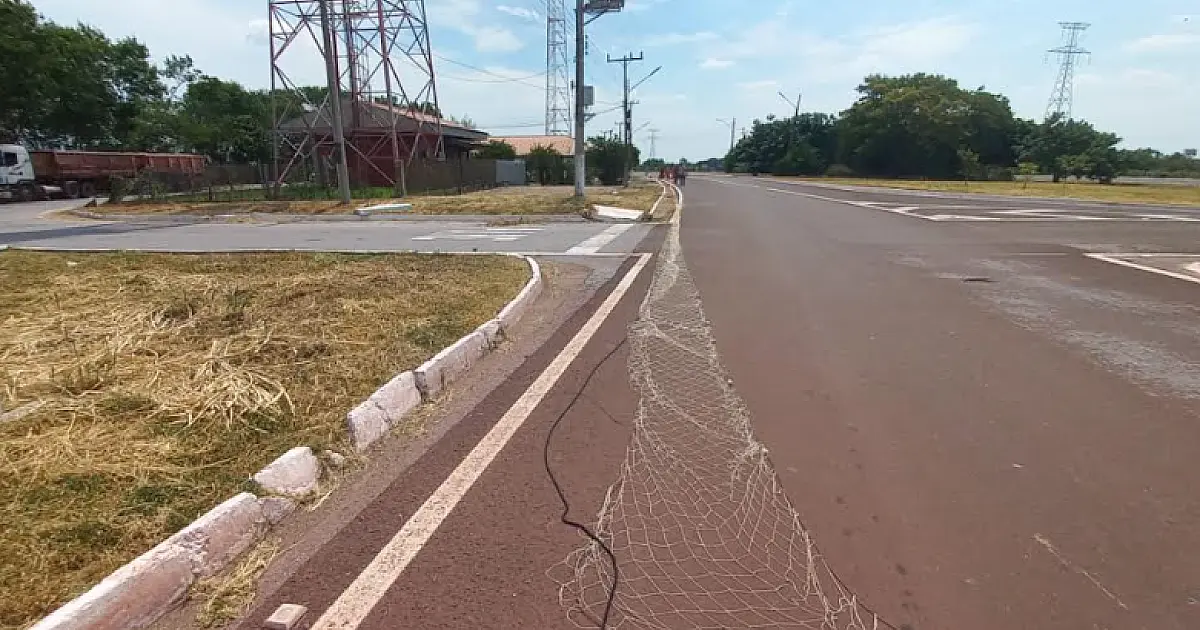 Pescador profissional foge mas não evita multa R$ 7 mil por uso de rede