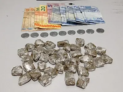 Dupla é presa vendendo maconha na escadinha da rua Antônio Maria