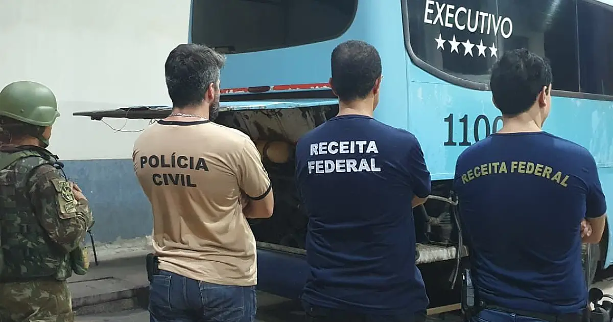 Mais de 16 kg de cocaína são apreendidos em ônibus de turismo