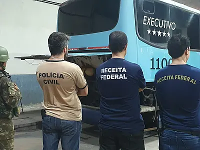 Mais de 16 kg de cocaína são apreendidos em ônibus de turismo