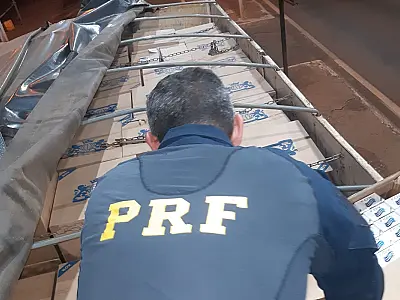 PRF apreende 350 mil maços de cigarros contrabandeados