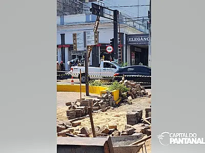Rompimento de cabo em semáforo causa transtorno no trânsito do centro