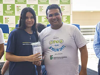 Entrega de óculos beneficia estudantes em ação no IFMS