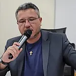 Cazarin pede redutores de velocidade em trechos próximos a escolas no centro