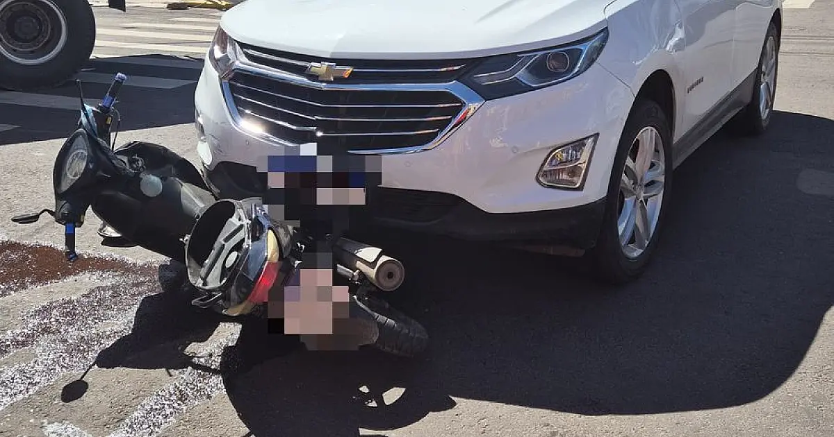 Colisão entre carro e moto mobiliza equipe de resgate no centro de Corumbá