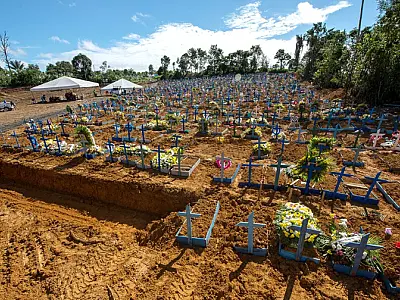 Negacionismo fez brasileiros "perderem" 3,4 anos de vida na pandemia