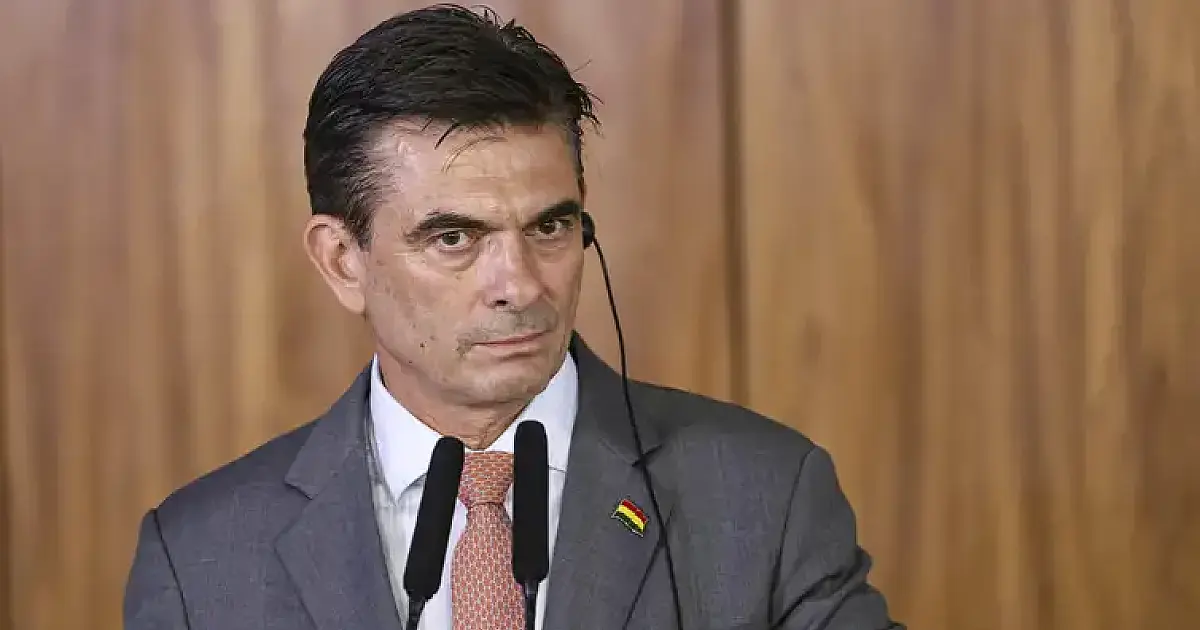 Em meio a protestos, Bolívia revoga lei que limitava estado de exceção