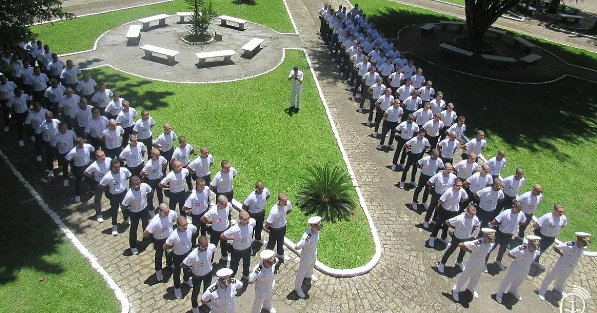 Marinha amplia prazos e abre vagas no Colégio e Escola Naval