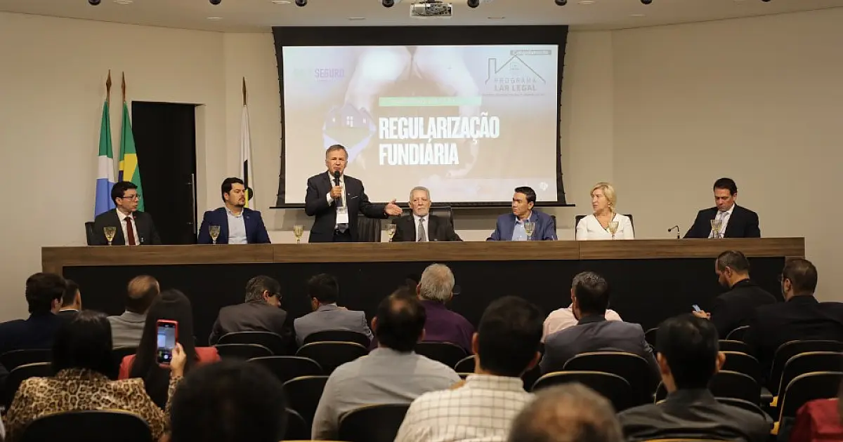 Simpósio defende maior adesão municipal em programa de regularização fundiária