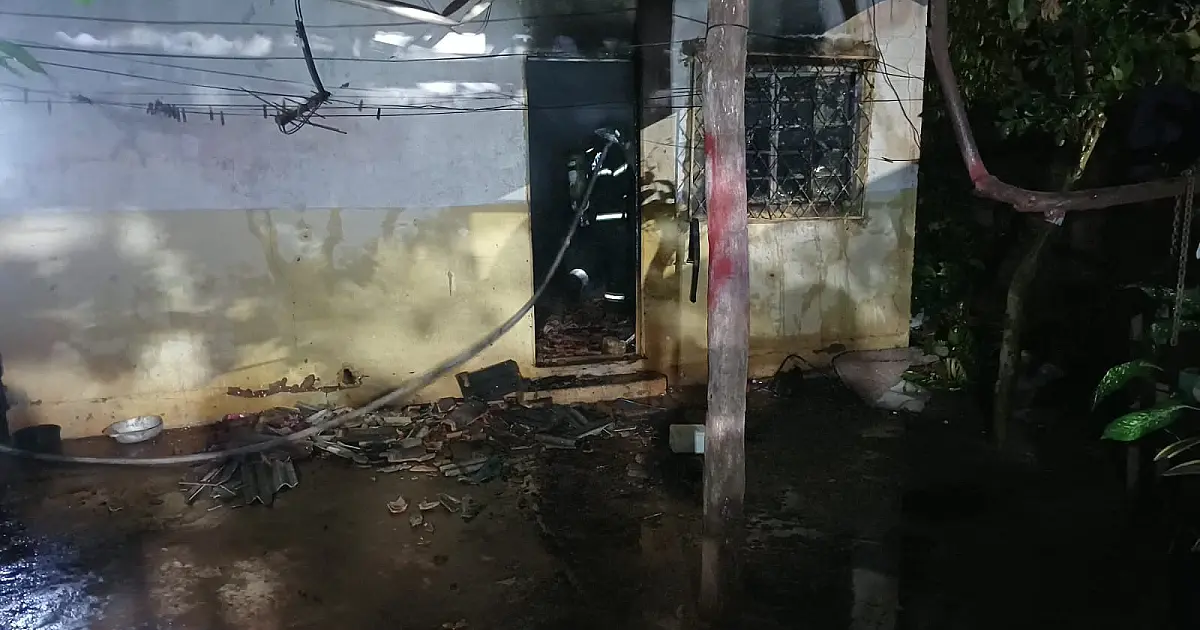 Incêndio destrói quatro cômodos de casa em Ladário