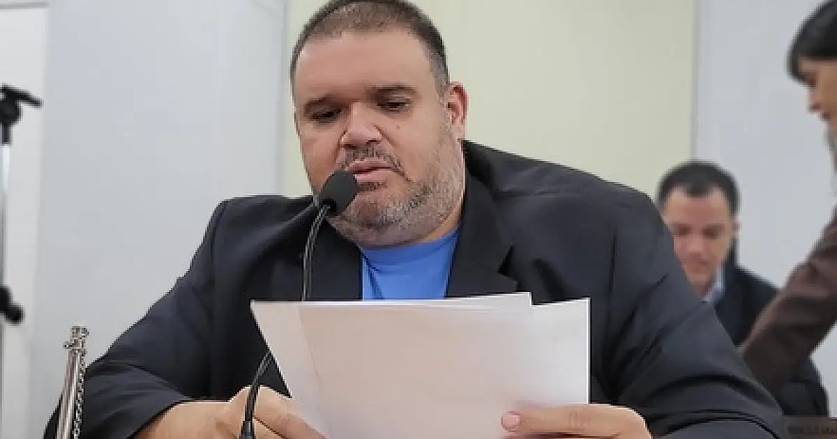Jovan busca informações sobre os serviços fisioterapêuticos em Corumbá