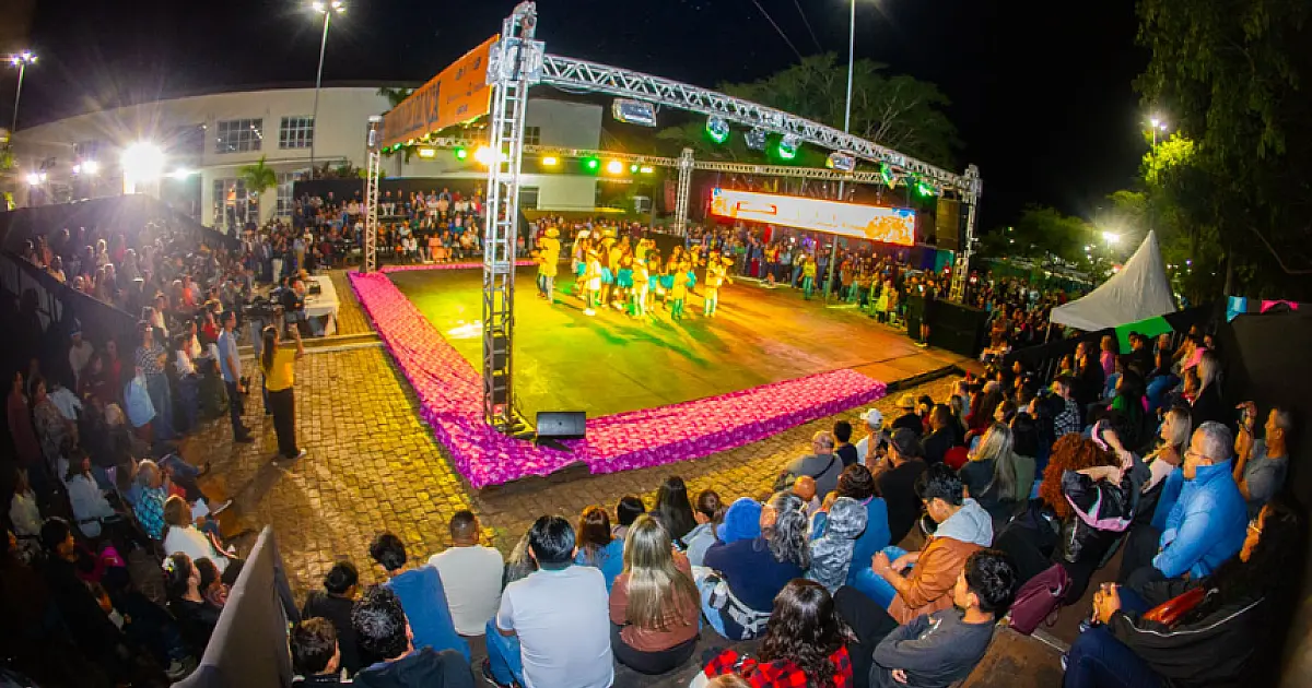 Concursos de quadrilhas infantis e andores brilham no Arraial de Corumbá