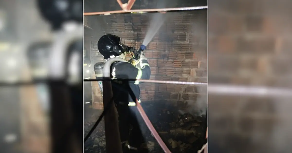 Vizinho age rápido e controla incêndio em quarto de casa no bairro Cervejaria