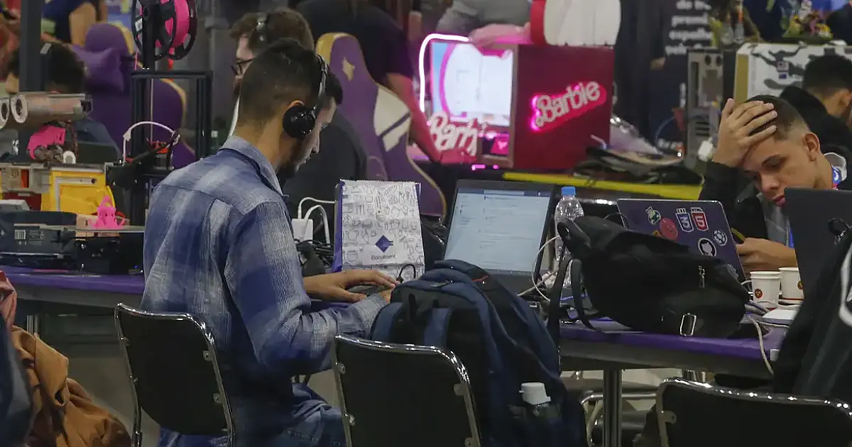 Jovens ocupados são a maioria, mas 6,2 milhões seguem como “nem-nem”