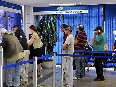 Família não terá de sair do Bolsa Família antes de saber se terá BPC