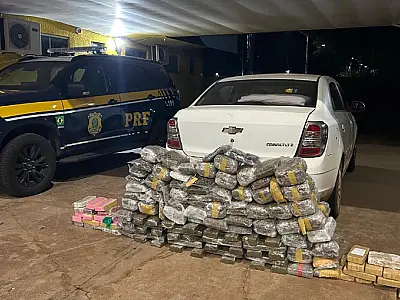 Casal com bebê de dois meses é preso com 132 kg de drogas na BR-262