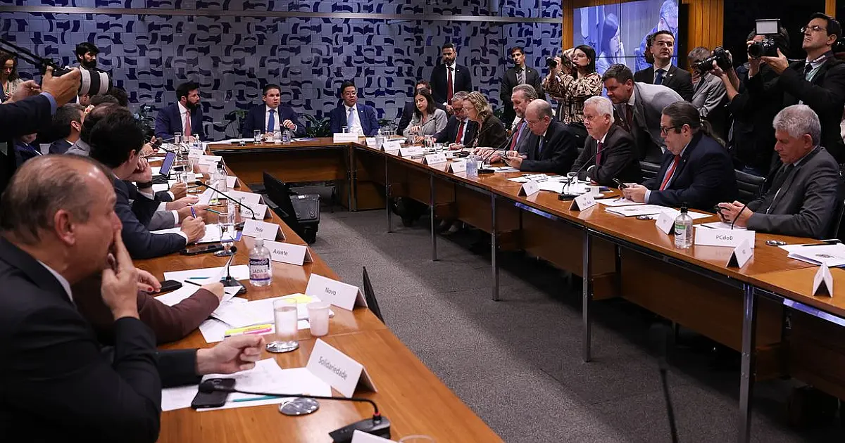 Câmara: governo retira urgência do fim da escala 6x1 e destrava pauta