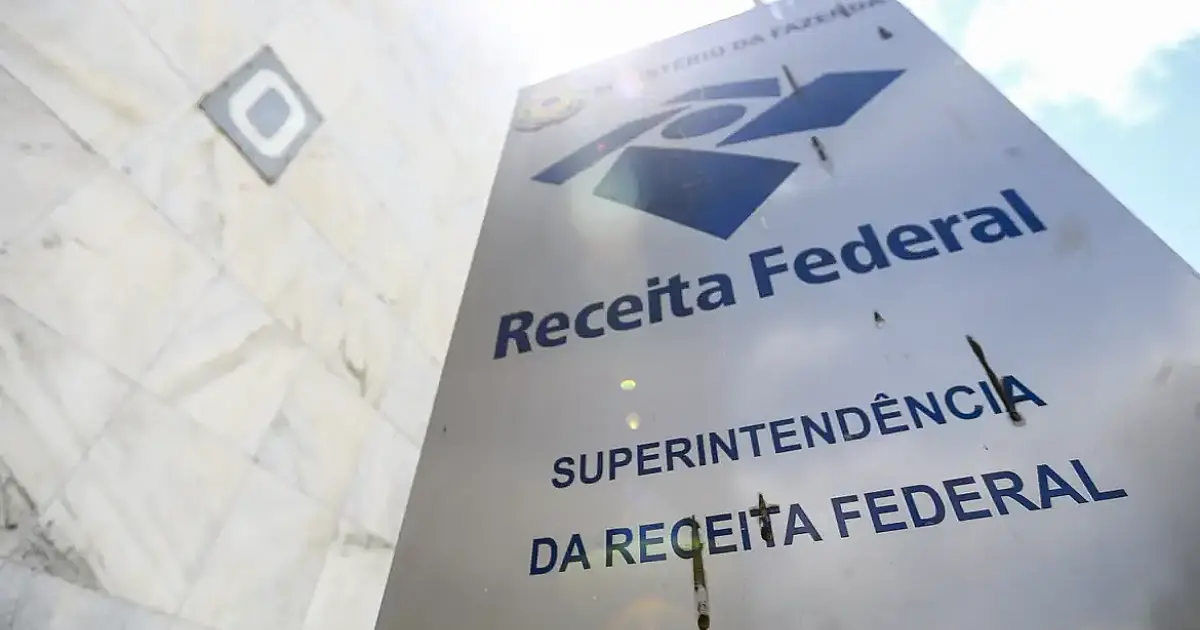 Receita paga lote especial de restituição automática em julho