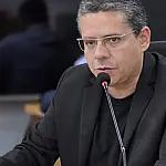 Projeto de lei prioriza atendimento a mães atípicas em programas habitacionais