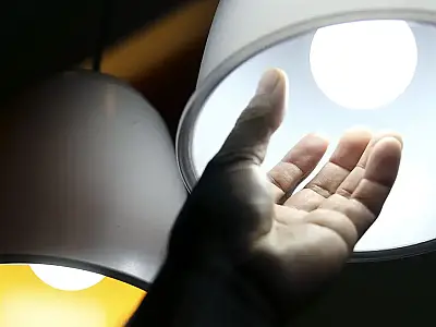 Bandeira tarifária das contas de luz segue amarela em julho