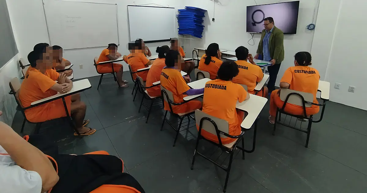 Atividade em presídio feminino incentiva reflexão e cidadania