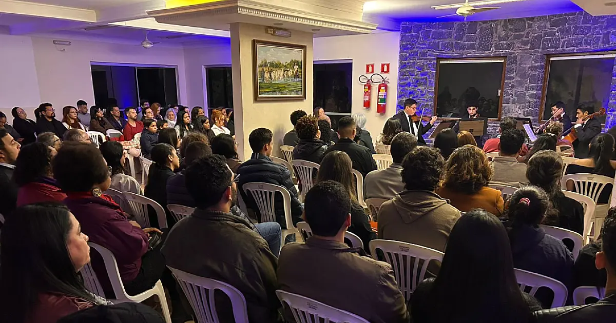 Orquestra Sinfônica da Fronteira estreia com casa cheia em Corumbá