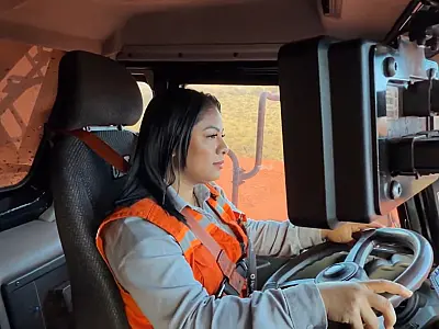 Elas no comando: A ascensão feminina no maquinário pesado da mineração