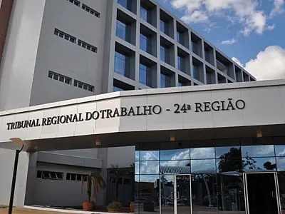 Justiça de MS mantém demissão por justa causa de grávida que apresentou atestado médico falso