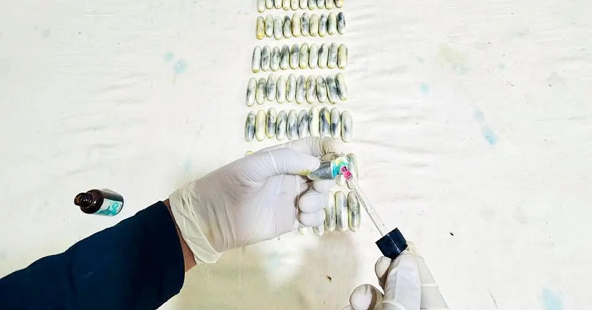 Barreira na fronteira flagra cinco passageiros com 349 cápsulas de cocaína no estômago