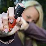 Mulheres podem comprar e usar spray de pimenta para defesa pessoal
