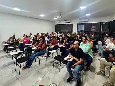 Corumbá atualiza equipes sobre casos de SRAG