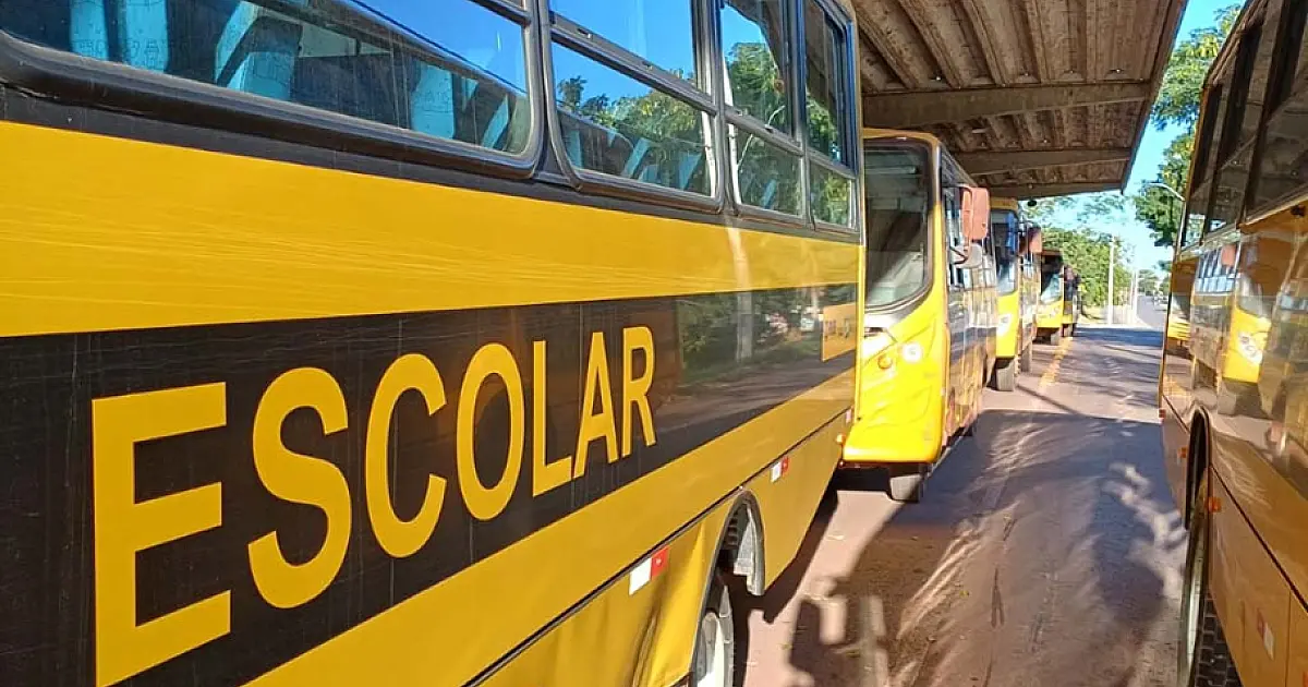 Frota de transporte escolar de Corumbá passa por vistoria semestral