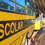 Frota de transporte escolar de Corumbá passa por vistoria semestral