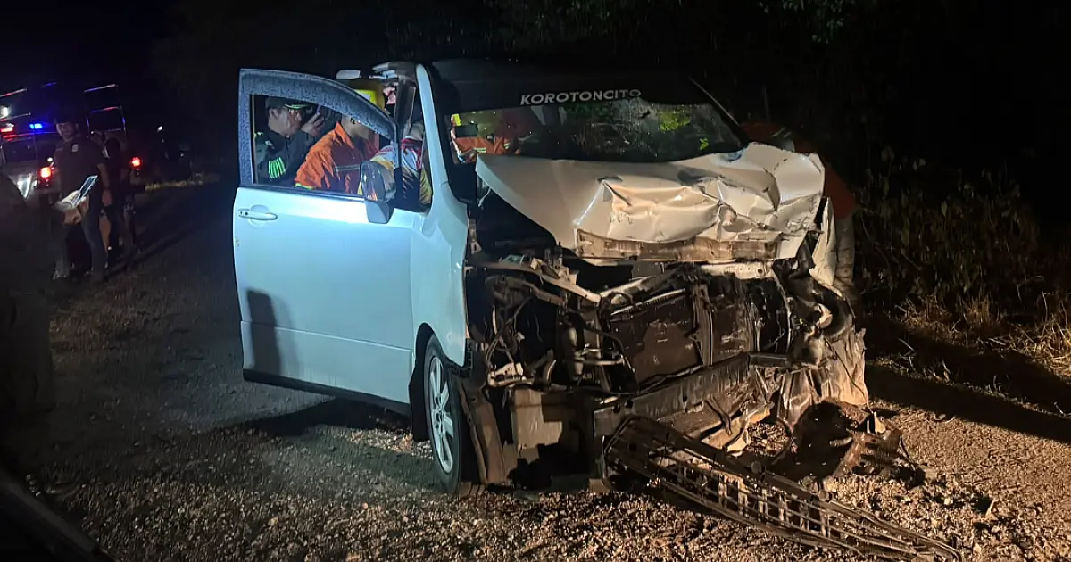 Duas brasileiras são resgatadas após grave colisão entre vans na Bolívia