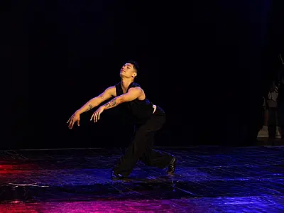 Bailarino de Corumbá viaja para o Festival de Dança de Joinville