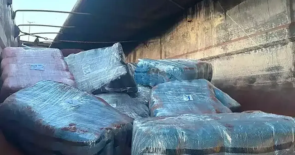 Caminhão que seguia de Corumbá para MG é flagrado com 434 kg de drogas