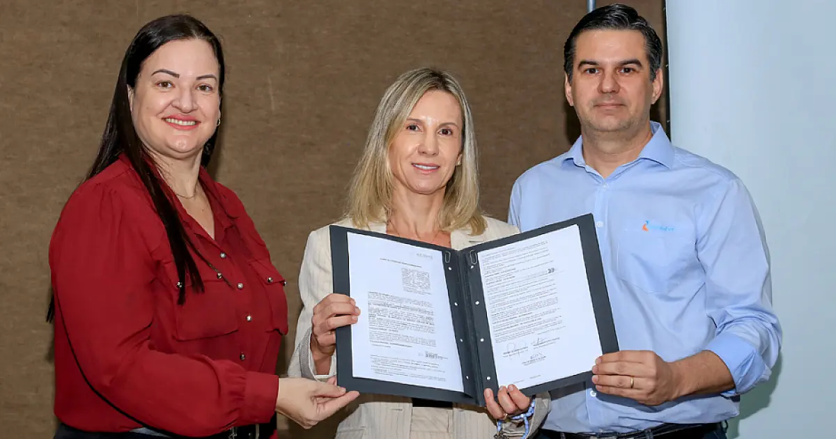 Corumbá fecha acordo técnico para evitar acidentes com árvores na rede elétrica