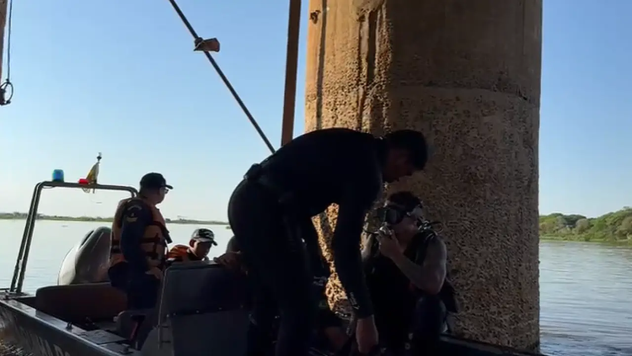 Mergulhadores voltam a limpar baceiros na captação de água em Corumbá