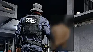Mulher foge de casa após ser ameaçada com faca por familiar